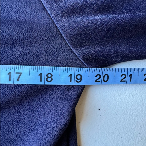 Magic Fit Long Sleeve Top | Size L - Picture 5 of 7